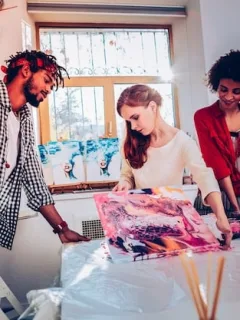 US Fashion Education Initiatives: Shaping Future Designers - Cover Image